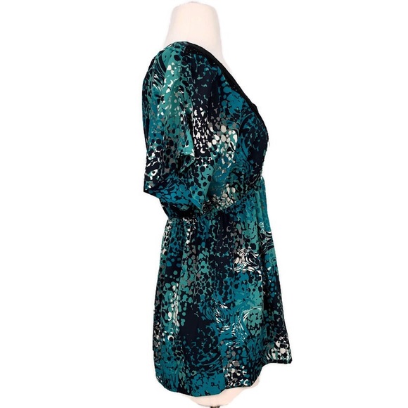 ELLE Top Abstract Print V-Neck Short Sleeve Bohemian Crochet Lace Teal X-Small - Picture 2 of 7